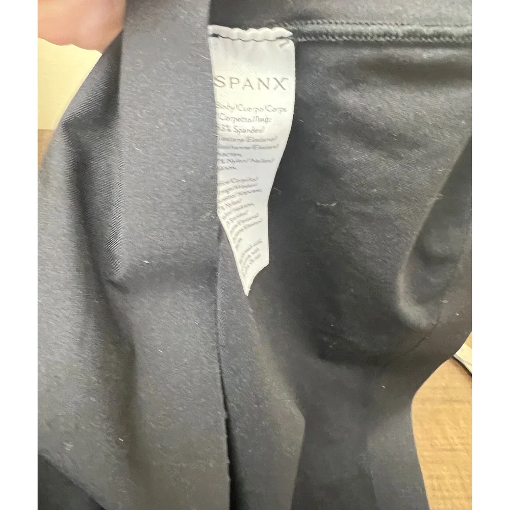 SPANX Small Black Seamless Tank Top Scoop Neck Compression Shapewear Camisole S
